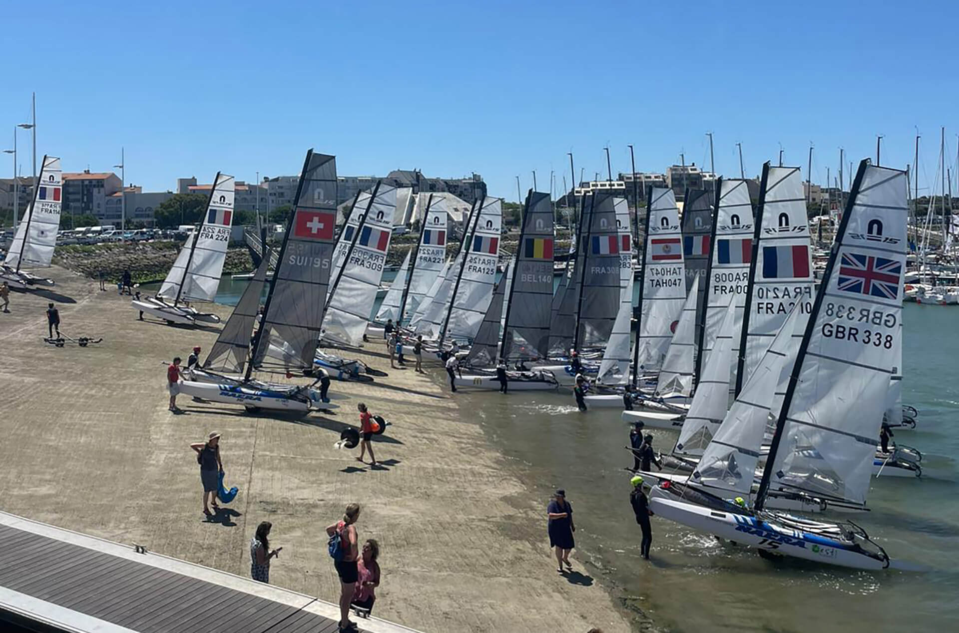 25 07 CMN15 LRochelle flotte a terre